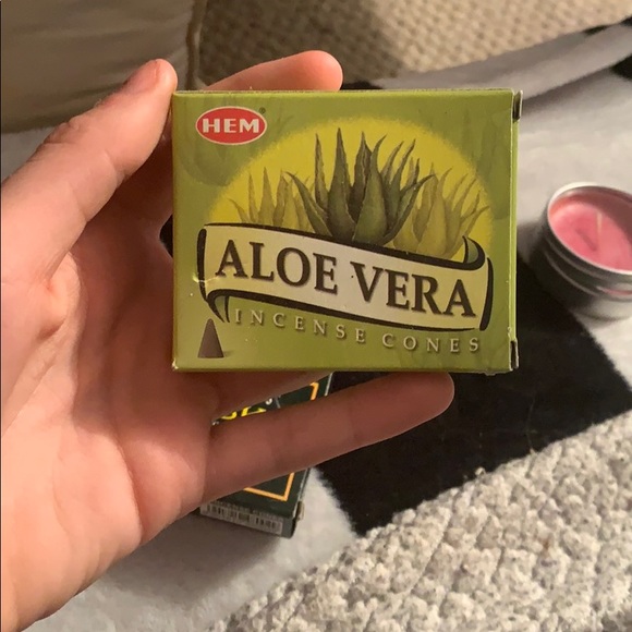 Three incense cones and pink candle! - Picture 4 of 5